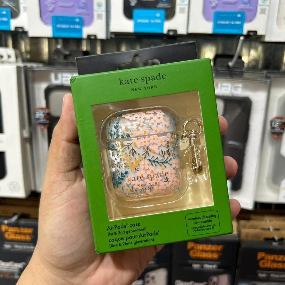 ORIGINAL KATE SPADE AIRPODS 1&2 CASE (Category: Cases & Sleeves) located in Las Pinas. Submitted by raebelran (Listing ID 1469454925, Image 3). Description: ORIGINAL KATE SPADE AIRPODS CADE .