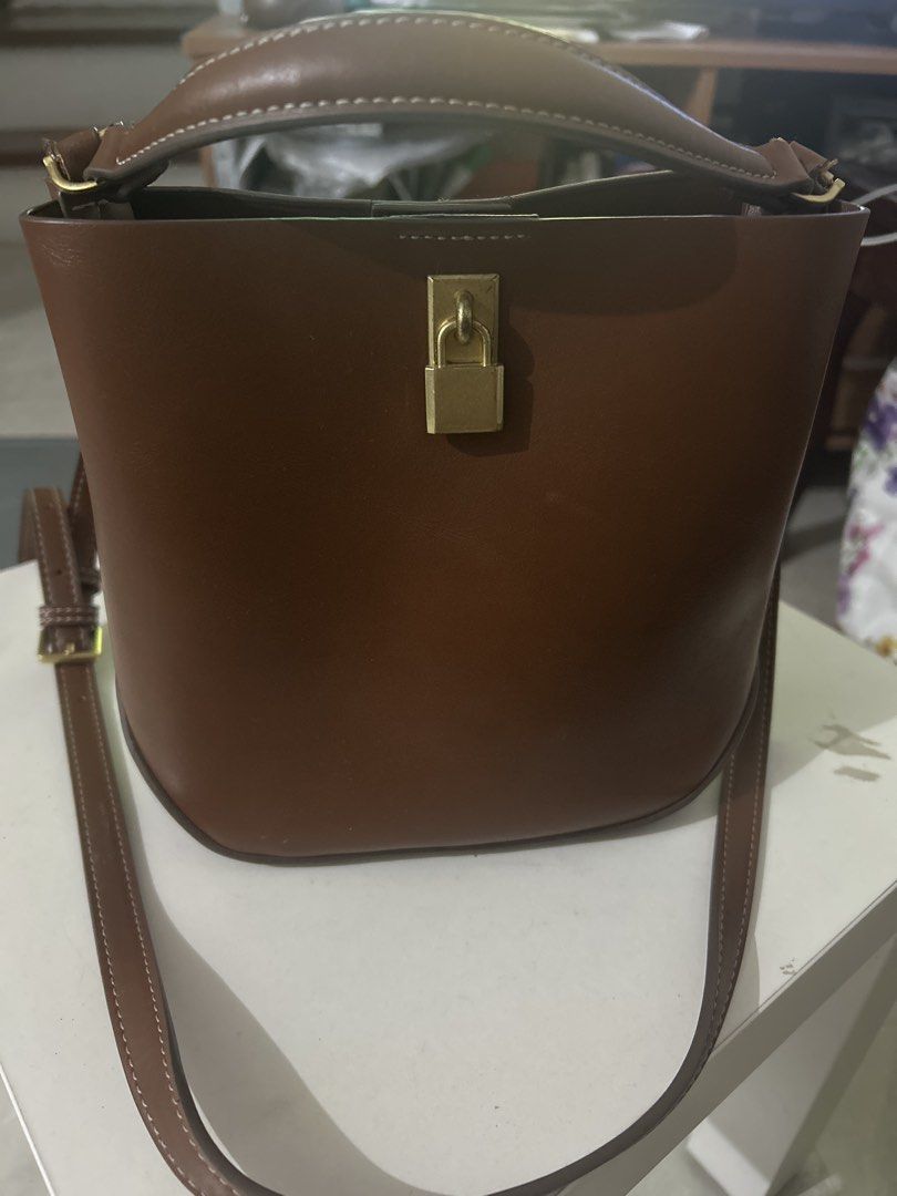 Original Mango Bag (Category: Cross-body Bags) located in Binan City. Submitted by apparel30 (Listing ID 1469503065, Image 1). Description: Mango Bag Bought online, Mango online store/site No issues or cracks .