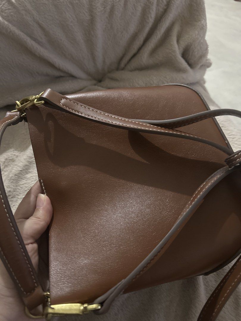 Original Mango Bag (Category: Cross-body Bags) located in Binan City. Submitted by apparel30 (Listing ID 1469503065, Image 3). Description: Mango Bag Bought online, Mango online store/site No issues or cracks .