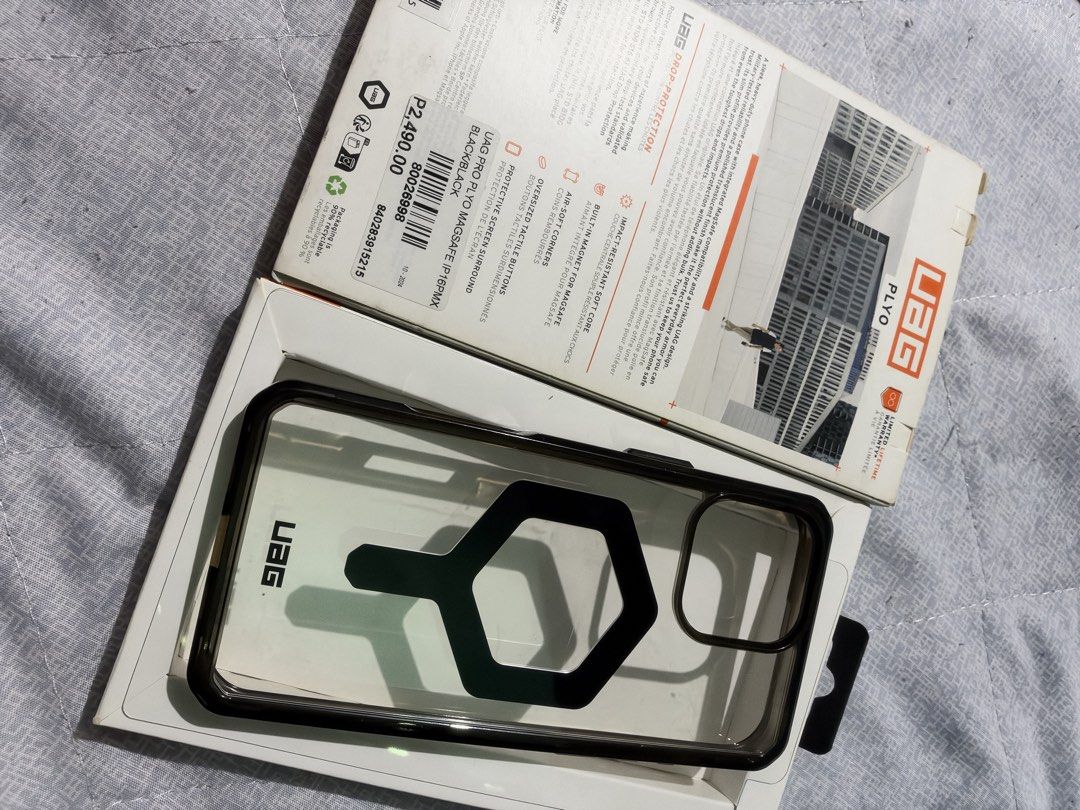 ORIGINAL UAG CASE (Category: Cases & Sleeves) located in Manila. Submitted by analielab44036 (Listing ID 1469409032, Image 2). Description: Minimal scratches .