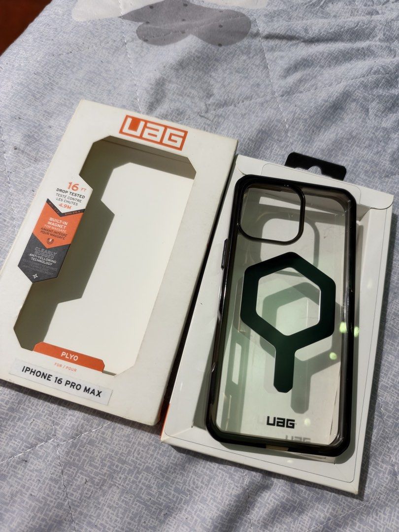 ORIGINAL UAG CASE (Category: Cases & Sleeves) located in Manila. Submitted by analielab44036 (Listing ID 1469409032, Image 3). Description: Minimal scratches .