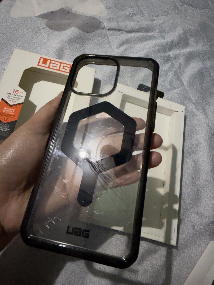 ORIGINAL UAG CASE (Category: Cases & Sleeves) located in Manila. Submitted by analielab44036 (Listing ID 1469409032, Image 1). Description: Minimal scratches .