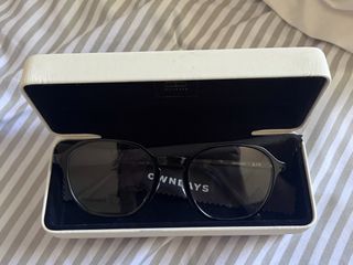 (Category: ) located in . Submitted by gbwardrobe (Listing ID 1469422708, Image 1). Description: .