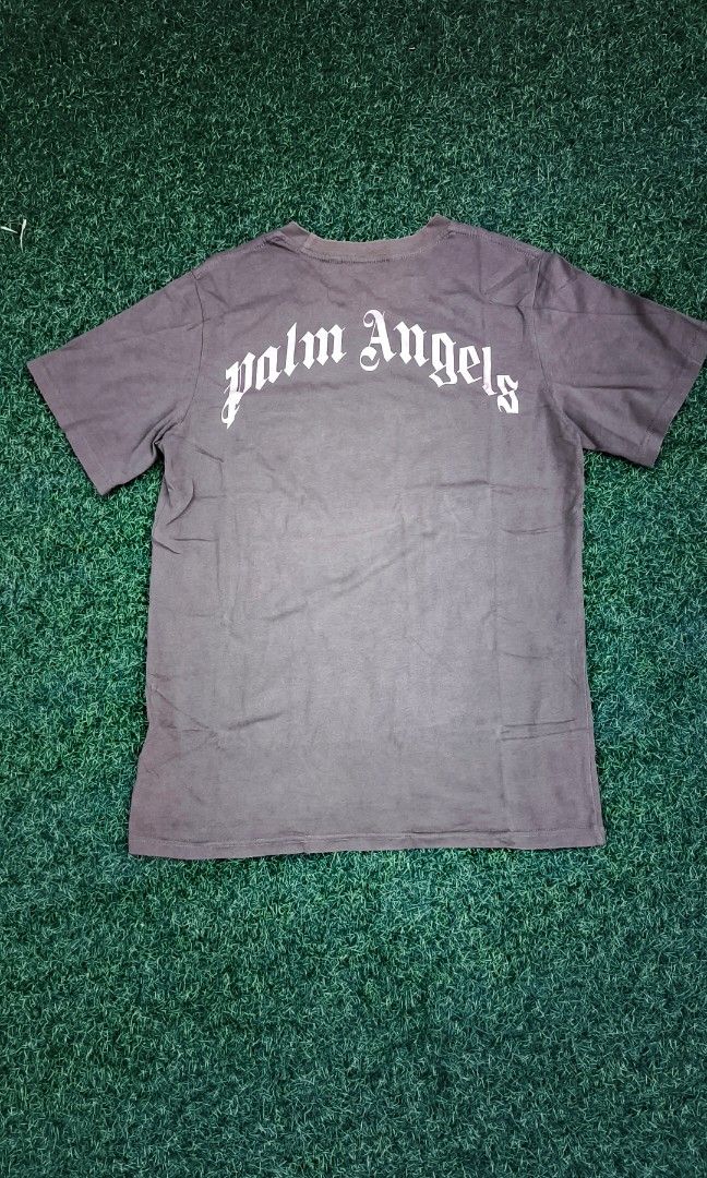 Palm angels tee (Category: Luxury Apparel) located in Manila. Submitted by mackussil (Listing ID 1469482527, Image 2). Description: no issue authentic large size.