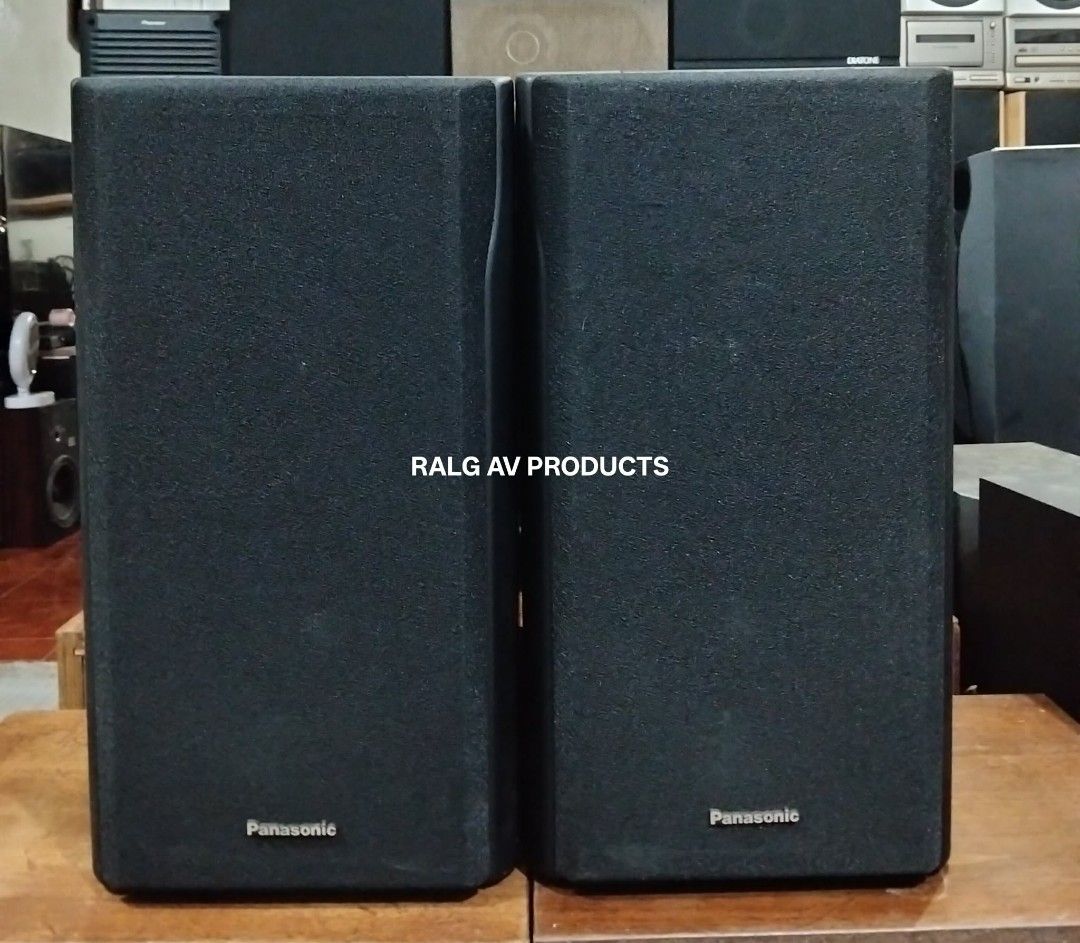 PANASONIC 3 WAY BIG BOOKSHELF SPEAKER (Category: Soundbars, Speakers & Amplifiers) located in Bulacan. Submitted by ronald277077025 (Listing ID 1469459148, Image 2). Description: PANASONIC 3 WAY BIG BOOKSHELF SPEAKERS SB-CH700 100 WATTS 6 OHMS 6.5" CONE WOOFER HI FI MIDRANGE DOME TYPE TWEETER BASS REFLEX ALL ORIGINAL DRIVERS MADE IN JAPAN DIMENSIONS: W20.5 x H38 x D27.5 cm Location: Sta Maria Bulacan Shipping at buyers expense.