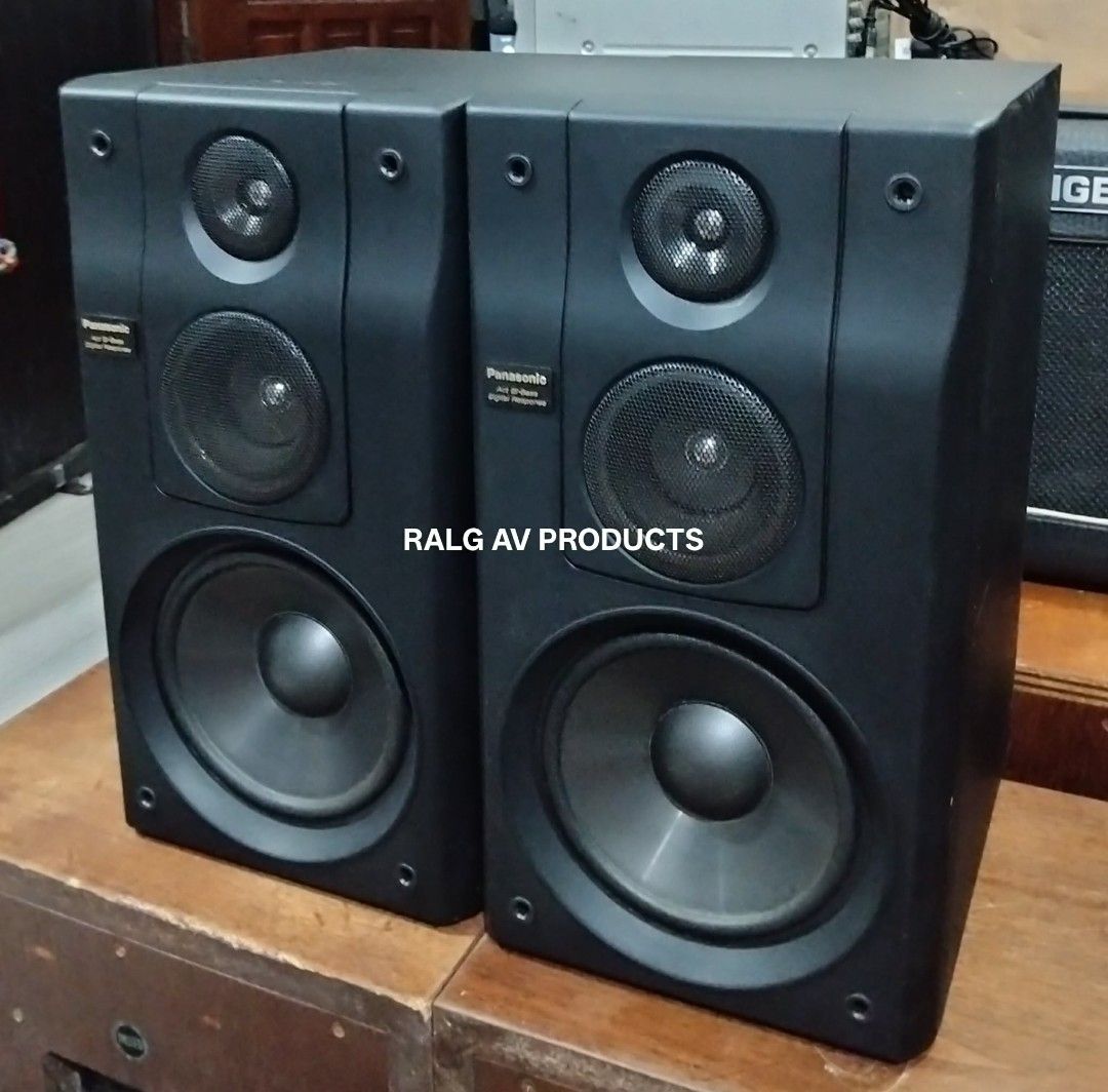 PANASONIC 3 WAY BIG BOOKSHELF SPEAKER (Category: Soundbars, Speakers & Amplifiers) located in Bulacan. Submitted by ronald277077025 (Listing ID 1469459148, Image 3). Description: PANASONIC 3 WAY BIG BOOKSHELF SPEAKERS SB-CH700 100 WATTS 6 OHMS 6.5" CONE WOOFER HI FI MIDRANGE DOME TYPE TWEETER BASS REFLEX ALL ORIGINAL DRIVERS MADE IN JAPAN DIMENSIONS: W20.5 x H38 x D27.5 cm Location: Sta Maria Bulacan Shipping at buyers expense.