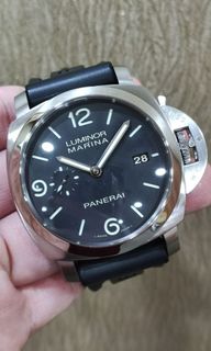 (Category: ) located in . Submitted by mike.luxurywatches (Listing ID 1469443421, Image 1). Description: .