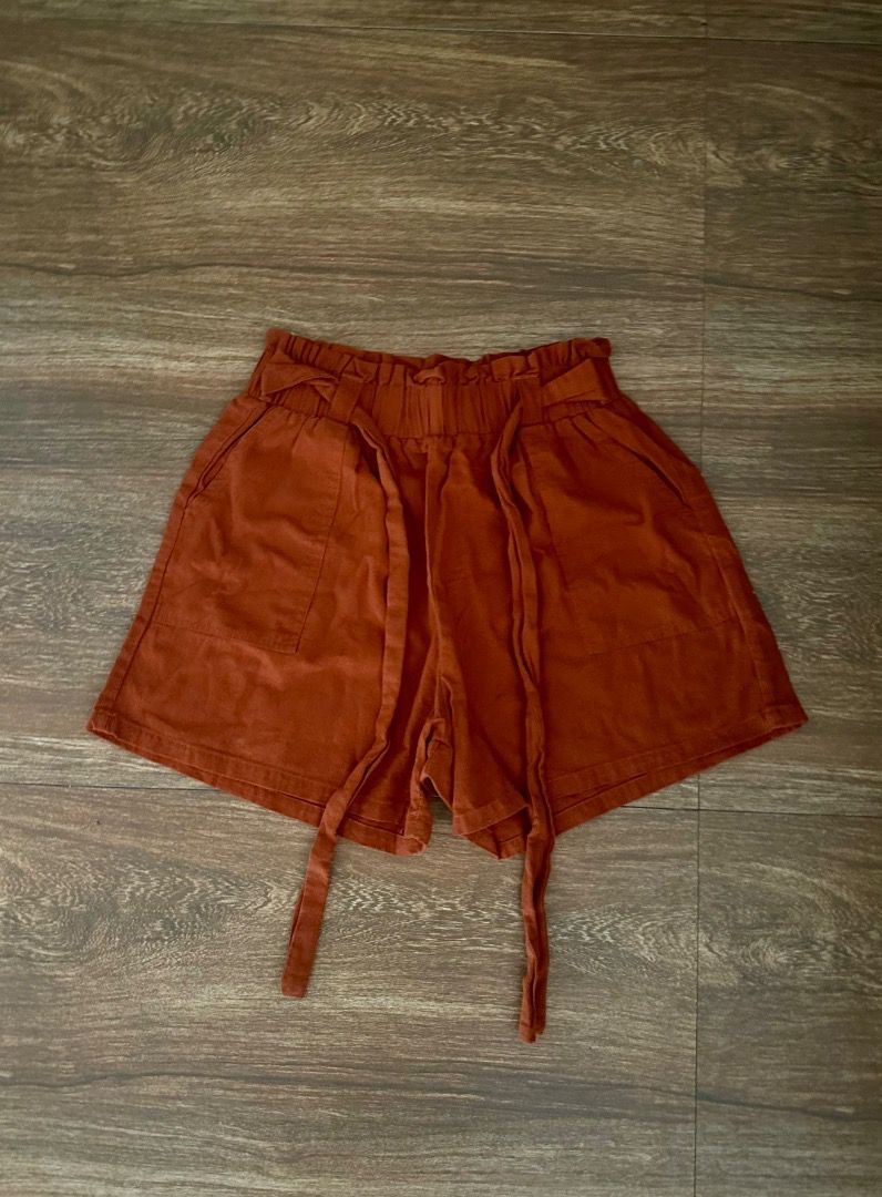 Paperbag Shorts (Category: Shorts) located in Porac. Submitted by gentlefox_e6359d (Listing ID 1469465300, Image 1). Description: .