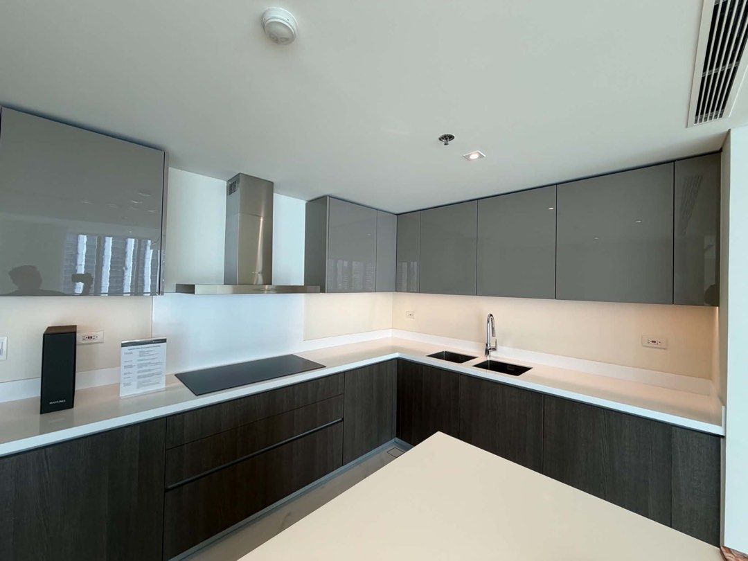 PARK CENTRAL TOWER NORTH TOWER (Category: Apartments & Condos) located in Makati City. Submitted by annaleelim (Listing ID 1469419948, Image 3). Description: ✅RE/MAX UNLIMITED LISTINGS ✅FOR LEASE ✅PARK CENTRAL - NORTH TOWER 3BR NEW IN THE MARKET!!! - 3BR Glass Suite Corner - 243sqm - Facing Makati Skyline - Located on Sky Terrace One together with the Fitness Gym, Studio and Outdoor Lounge - Comes with 3 Parking Slots Lease Rate: 380K per month i