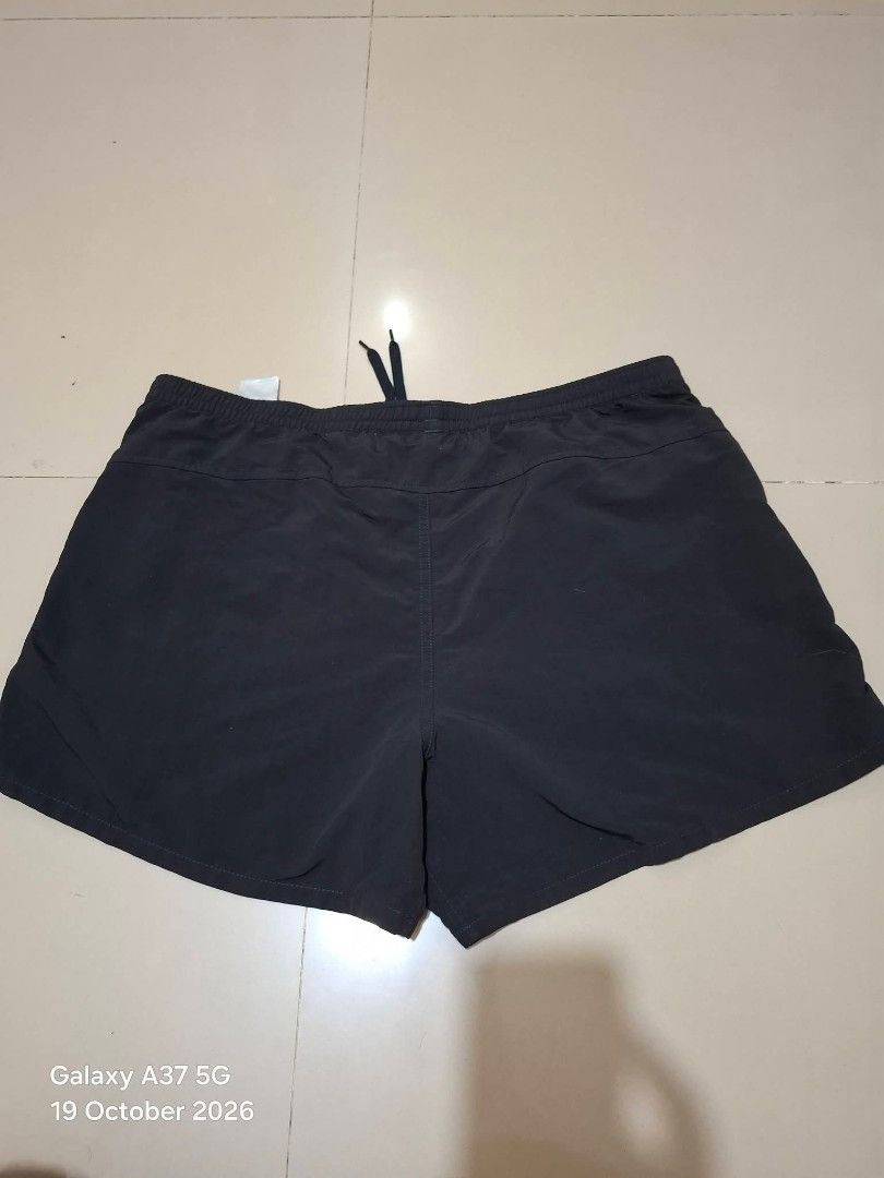 Patagonia Men's Baggies short (Category: Activewear) located in Tagum. Submitted by tgm2023 (Listing ID 1469556287, Image 2). Description: Patagonia Men's Baggies Excellent condition Waist 36-38 Length 15 Size XL on tag With 2 hand pockets With drawcord Nylon fabric 🏷️400.⁰⁰.
