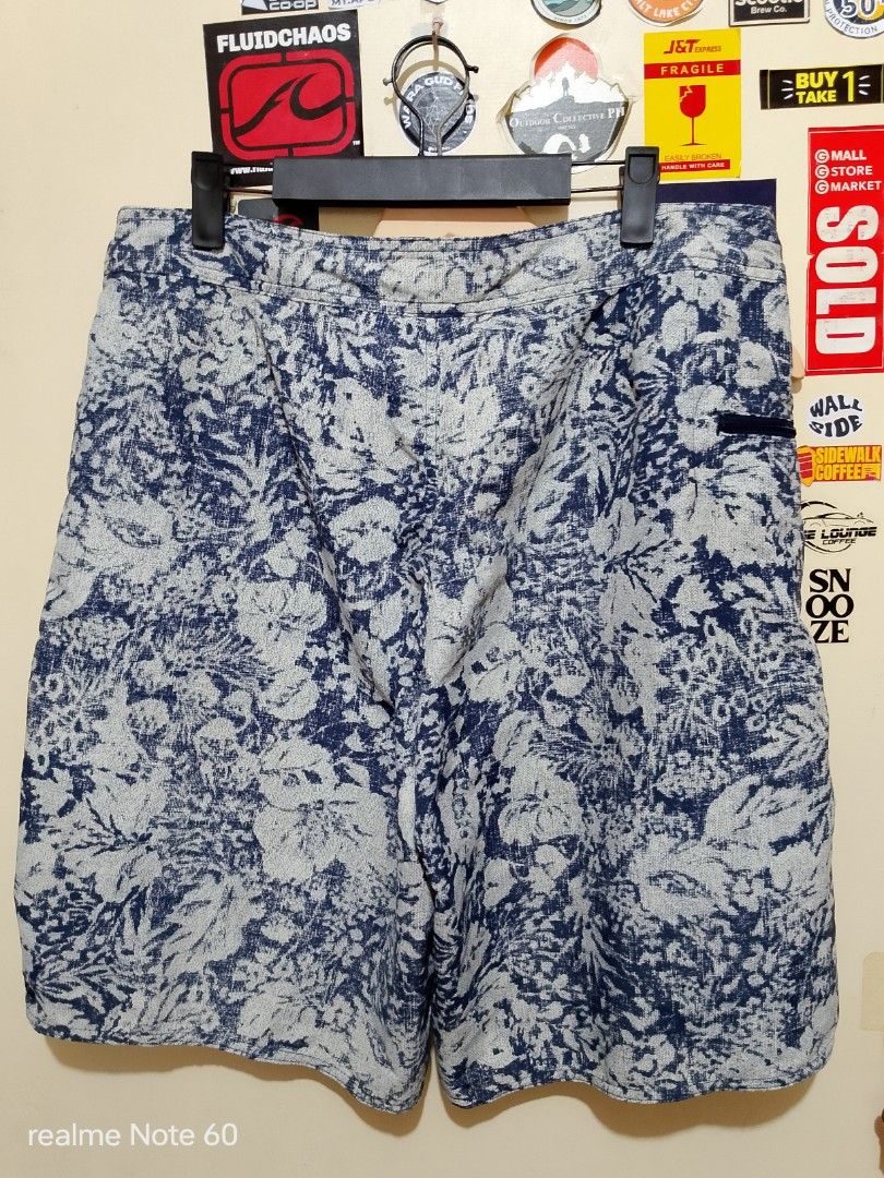 Patagonia Men's Wavefarer Board Short (Category: Activewear) located in Tagum. Submitted by tgm2023 (Listing ID 1469555049, Image 2). Description: Patagonia Men's Wavefarer Board Short Excellent condition Waist 34-36 Length 21 Size 34 on tag Nylon fabric ✅ With Zippered pocket ✅ With drawcord ✅ 🏷️580.⁰⁰.