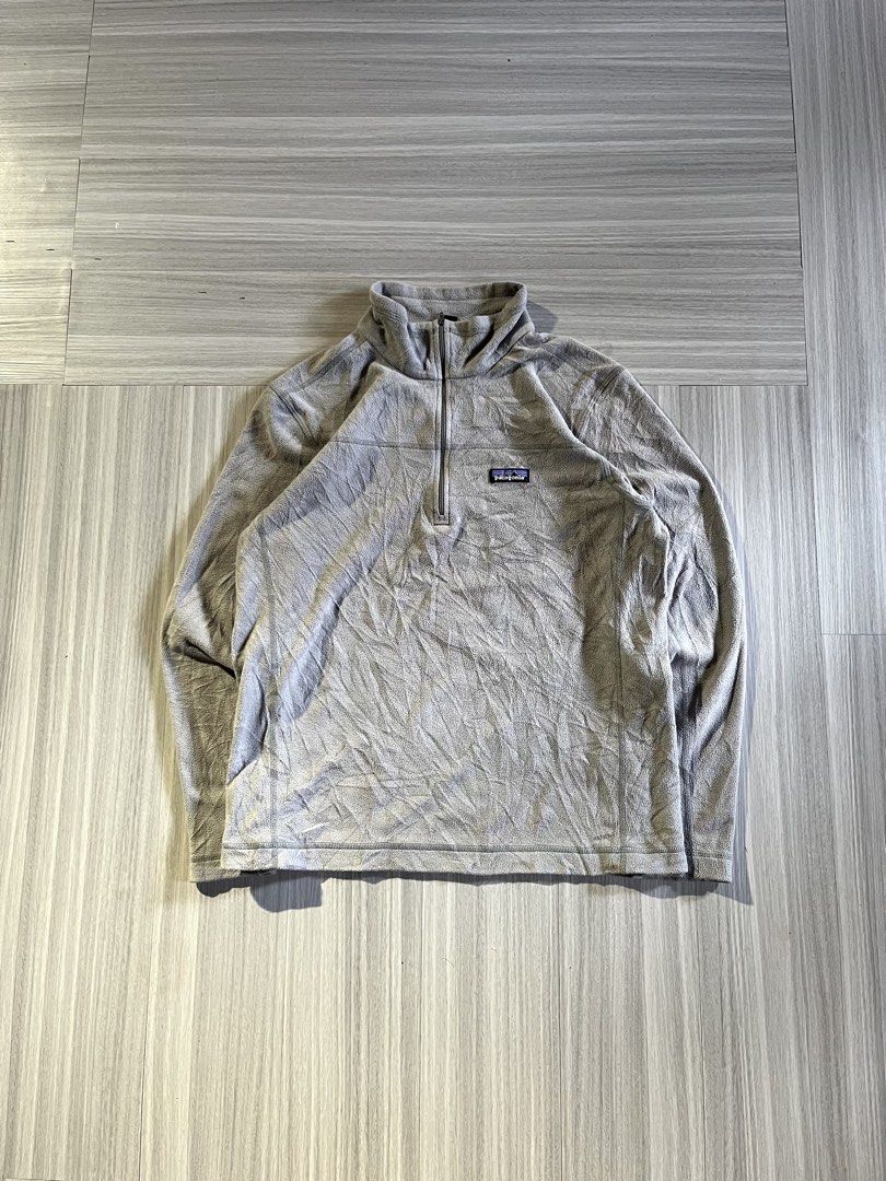 Patagonia q-zip fleece jacket (Category: Sleep and Loungewear) located in Manila. Submitted by 3715street (Listing ID 1469454719, Image 1). Description: Patagonia q-zip fleece jacket Medium W21.5xL27 Excellent condition Color rate 9.5/10 need wash PRICE:750FREESHIP💸.
