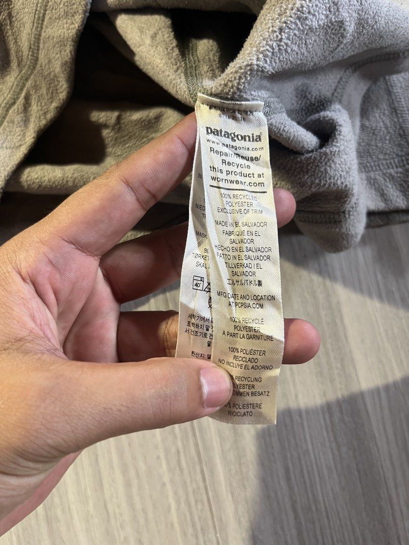 Patagonia q-zip fleece jacket (Category: Sleep and Loungewear) located in Manila. Submitted by 3715street (Listing ID 1469454719, Image 3). Description: Patagonia q-zip fleece jacket Medium W21.5xL27 Excellent condition Color rate 9.5/10 need wash PRICE:750FREESHIP💸.