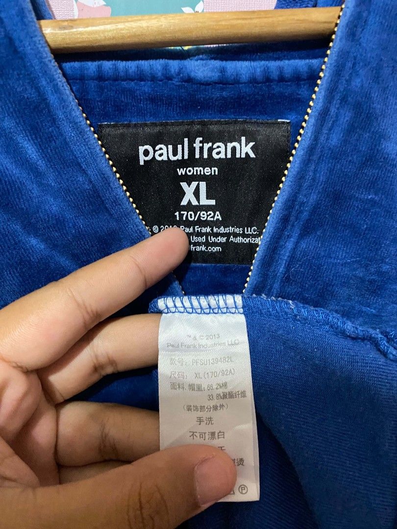 PAUL FRANK HOODIE (Category: Coats, Jackets and Outerwear) located in Manila. Submitted by jozelann (Listing ID 1469509402, Image 3). Description: .