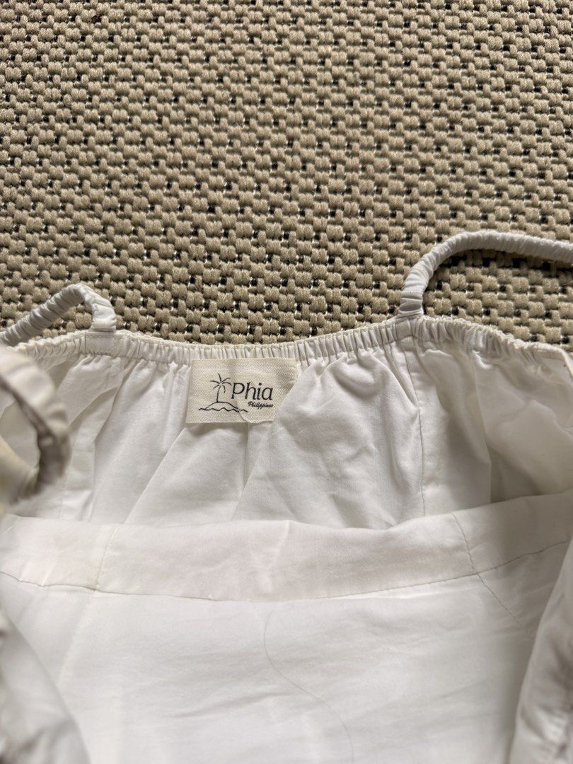 Phia The Label Top (Category: Blouses) located in Quezon City. Submitted by shopcutiepie (Listing ID 1469492209, Image 2). Description: Has slight discoloration on the straps, could be bleached!.