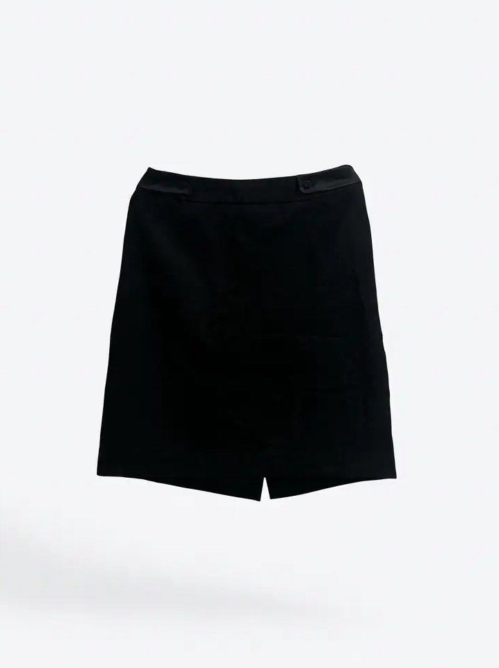 PIERRE CARDIN (Category: Skirts) located in Davao. Submitted by sart0ria85 (Listing ID 1469554804, Image 1). Description: - Brand: Pierre Cardin Solid black classic pencil skirt with satin tabs and buttons on both sides. High waist. 100%WOOL MEDIUM. Size 6 EXCELLENT CONDITION (94/100).