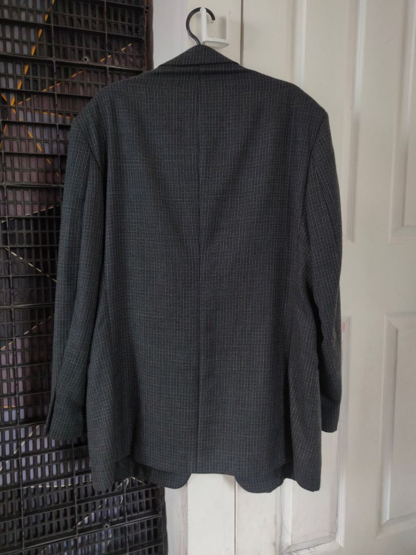 Pierre Cardin Wool Blazer - Large (Category: Coats, Jackets and Outerwear) located in Dasmarinas. Submitted by jethroespinosa (Listing ID 1469446311, Image 2). Description: Size in inches: 23 width 33 length No issues or alterations Loc: Dasma Cavite MOP: Gcash.