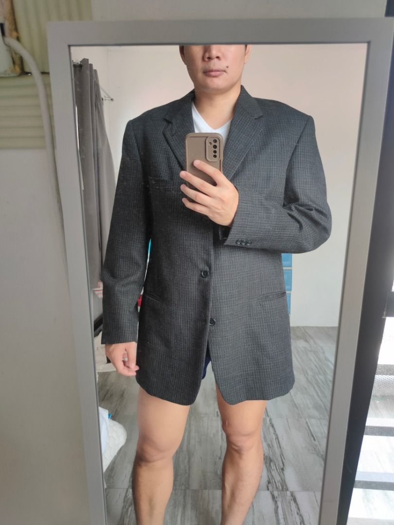 Pierre Cardin Wool Blazer - Large (Category: Coats, Jackets and Outerwear) located in Dasmarinas. Submitted by jethroespinosa (Listing ID 1469446311, Image 3). Description: Size in inches: 23 width 33 length No issues or alterations Loc: Dasma Cavite MOP: Gcash.