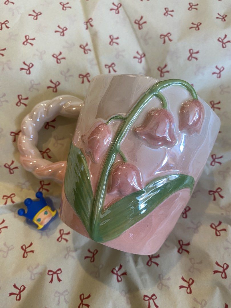 Pink Ceramic Mugs 💗🌷💗 (Category: Coffee & Tea Tableware) located in Cainta. Submitted by lilxbigloveplayhouse (Listing ID 1469404822, Image 2). Description: - 350php each - Finish: Glossy - Perfect for: Morning coffee or tea - Condition check: Clean inside and out.