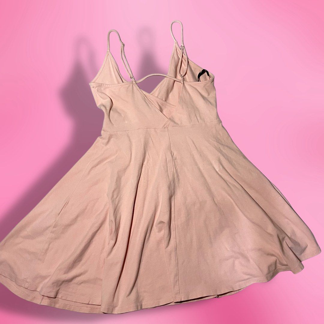 Pink Dress (Category: Dresses) located in Quezon City. Submitted by ayzria (Listing ID 1469558815, Image 2). Description: .