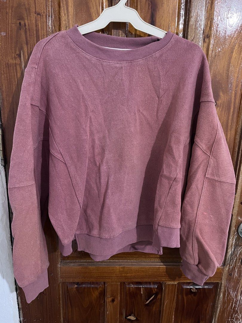 Pink Heavy Sweatshirt (Category: Coats, Jackets and Outerwear) located in Baguio. Submitted by gbwardrobe (Listing ID 1469423232, Image 1). Description: - Color: Mauve pink - Material: Soft textured ribbed knit fabric - Fit: Relaxed, slouchy fit with dropped shoulders - Details: Long sleeves, paneled seam details, thick ribbed collar, cuffs, and hem - Style: Perfect for casual wear and chilly weather - Condition: Brand new / Excellent.