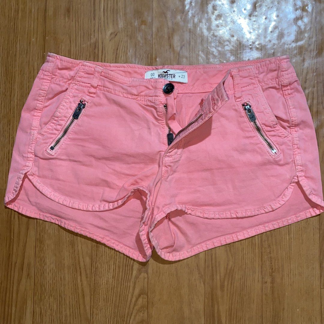 Pink Hollister Shorts (Category: Shorts) located in General Trias. Submitted by swagster.archives (Listing ID 1469532803, Image 1). Description: Hollister pink shorts W- 28 inches(23 on tag) No major flaw sp: ₱300.