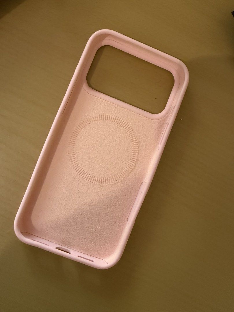 Pink silicone case Iphone 17 Pro Max (Category: Cases & Sleeves) located in Manila. Submitted by shegwey (Listing ID 1469524631, Image 2). Description: Silicone case from orange app Brand new.