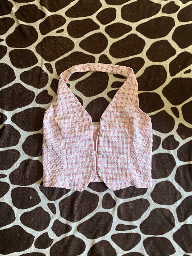 Pink top (Category: Sleeveless) located in Manila. Submitted by ira.needs.cash (Listing ID 1469500971, Image 1). Description: Good as new and fit to M to L! .