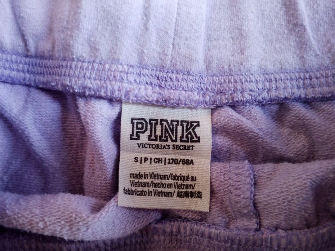 PINK VICTORIA SECRETS SHORTS (Category: Shorts) located in San Carlos City. Submitted by sweetfurie (Listing ID 1469426812, Image 1). Description: .