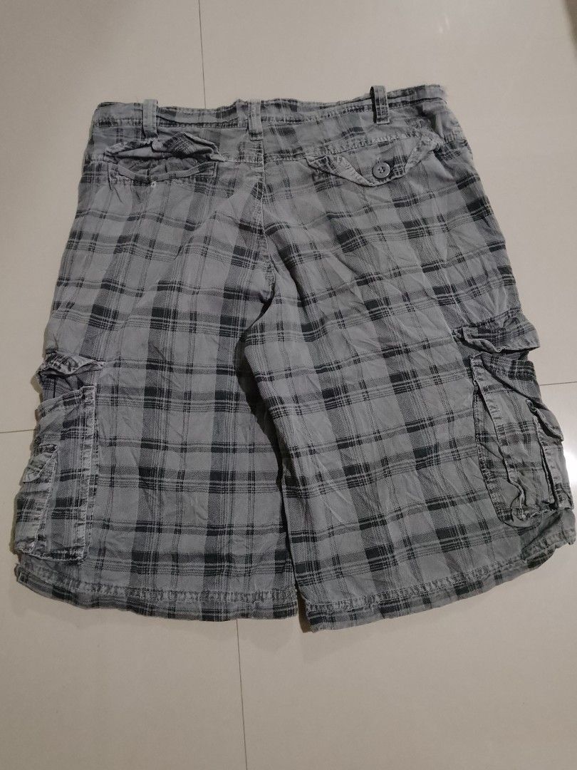 PLAID CARGO SHORT (Category: Shorts) located in Cavite. Submitted by jftxthrift (Listing ID 1469545424, Image 3). Description: sz 32 ‎length 23 ‎thigh 13 ‎l.o 11.5 issue kulang isang button sa back pocket, tinaggal dalawang belt hoop check pic.