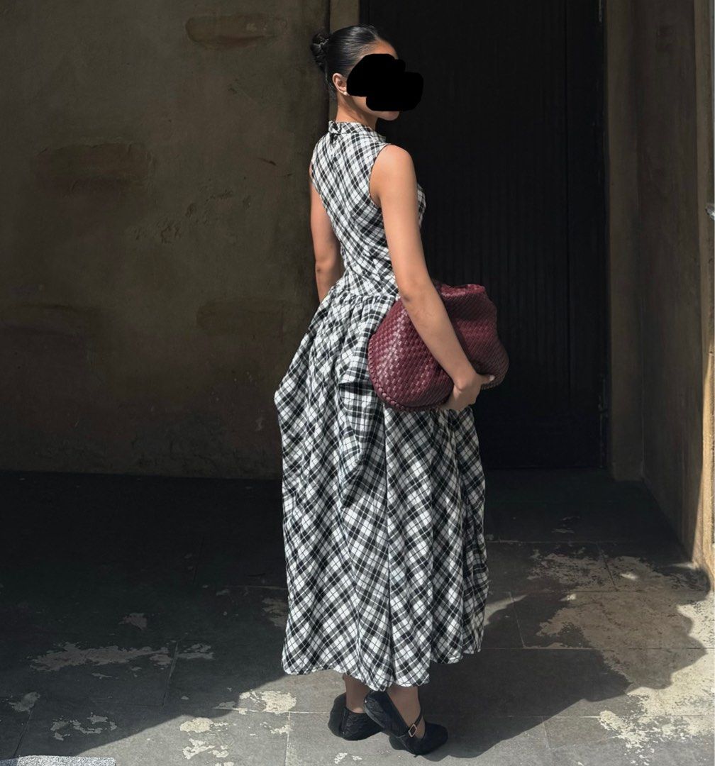 plaid dress (Category: Dresses) located in Manila. Submitted by xyvooo (Listing ID 1469407167, Image 1). Description: .