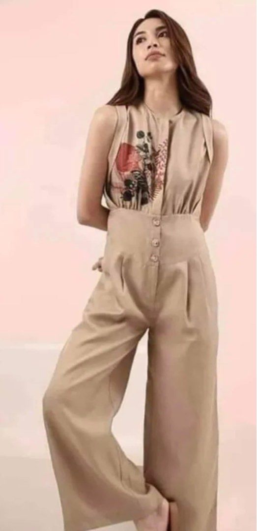 Plains and prints (Category: Jumpsuits) located in Manila. Submitted by mgfreya (Listing ID 1469476366, Image 1). Description: Plains and prints medium euc💕💕💕.