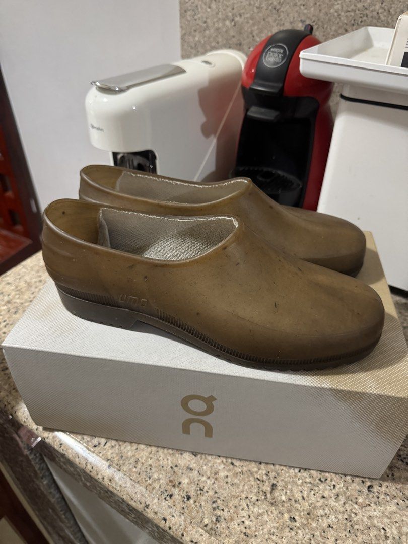 Plasticana Gardana Clogs (Category: Casual Shoes) located in Quezon City. Submitted by rg1996 (Listing ID 1469526956, Image 2). Description: Size 43.