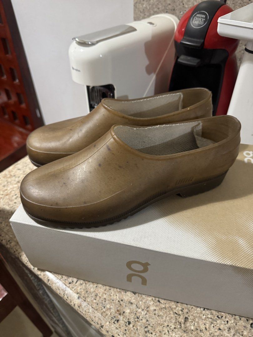 Plasticana Gardana Clogs (Category: Casual Shoes) located in Quezon City. Submitted by rg1996 (Listing ID 1469526956, Image 3). Description: Size 43.