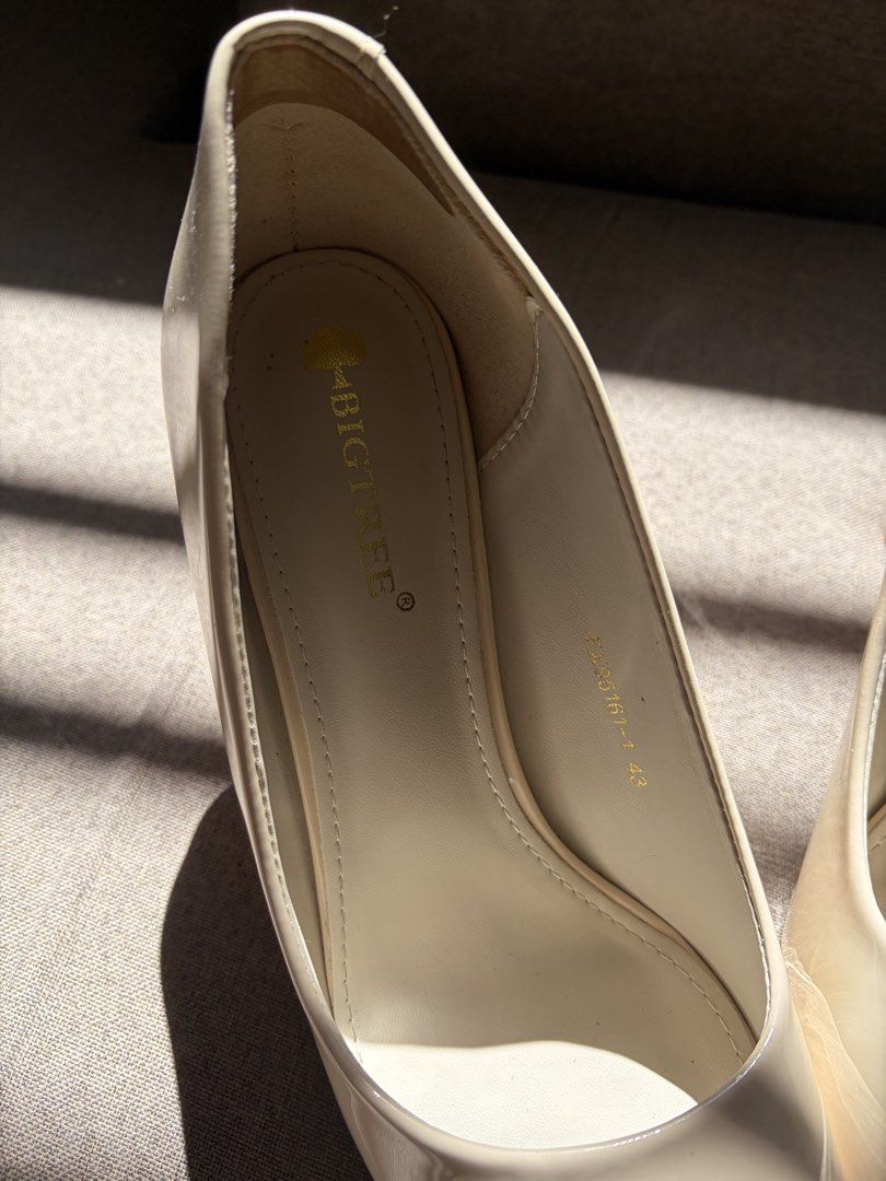 Pointed Stiletto High Heels (Category: Heels) located in Manila. Submitted by itsguzely (Listing ID 1469404975, Image 3). Description: 👠Pointed Stiletto High Heels ✅Used once (graduation event) ✅Plus-Size (43 = 26.5 cm or 10.43 in) ✅Heel Height = 9.5 cm or 3.74 in ✅Leather Material ✅High Quality ✅Off-white Beige color.