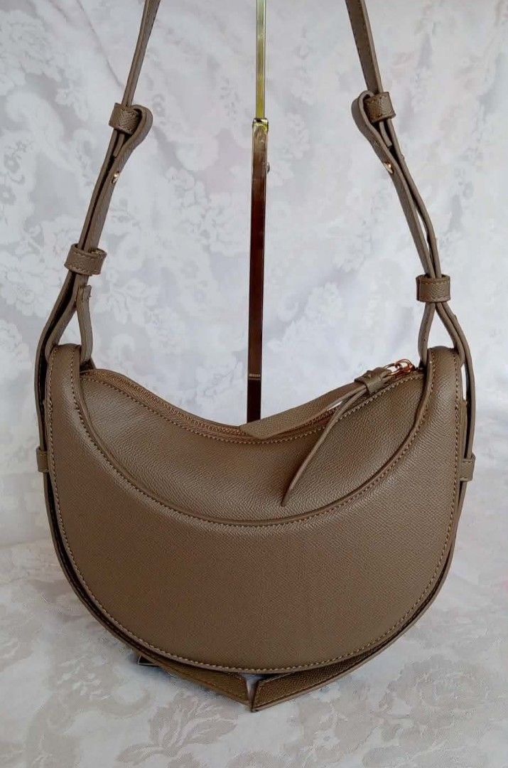 POLÈNE NUMERO DIX (Category: Luxury Bags & Wallets) located in General Santos City (Dadiangas). Submitted by ainna_bags19910622.680 (Listing ID 1469549517, Image 3). Description: .