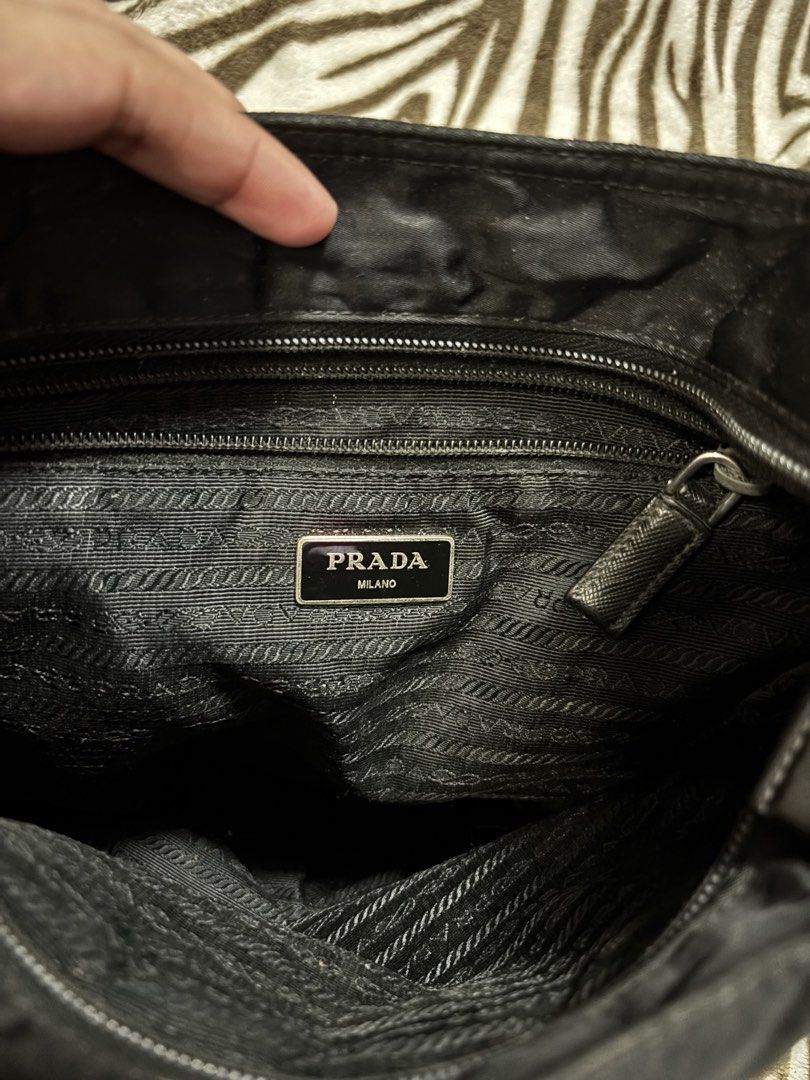 Prada (Category: Sling Bags) located in Cavite. Submitted by cesxyyylll (Listing ID 1469466609, Image 3). Description: 4k or offer .