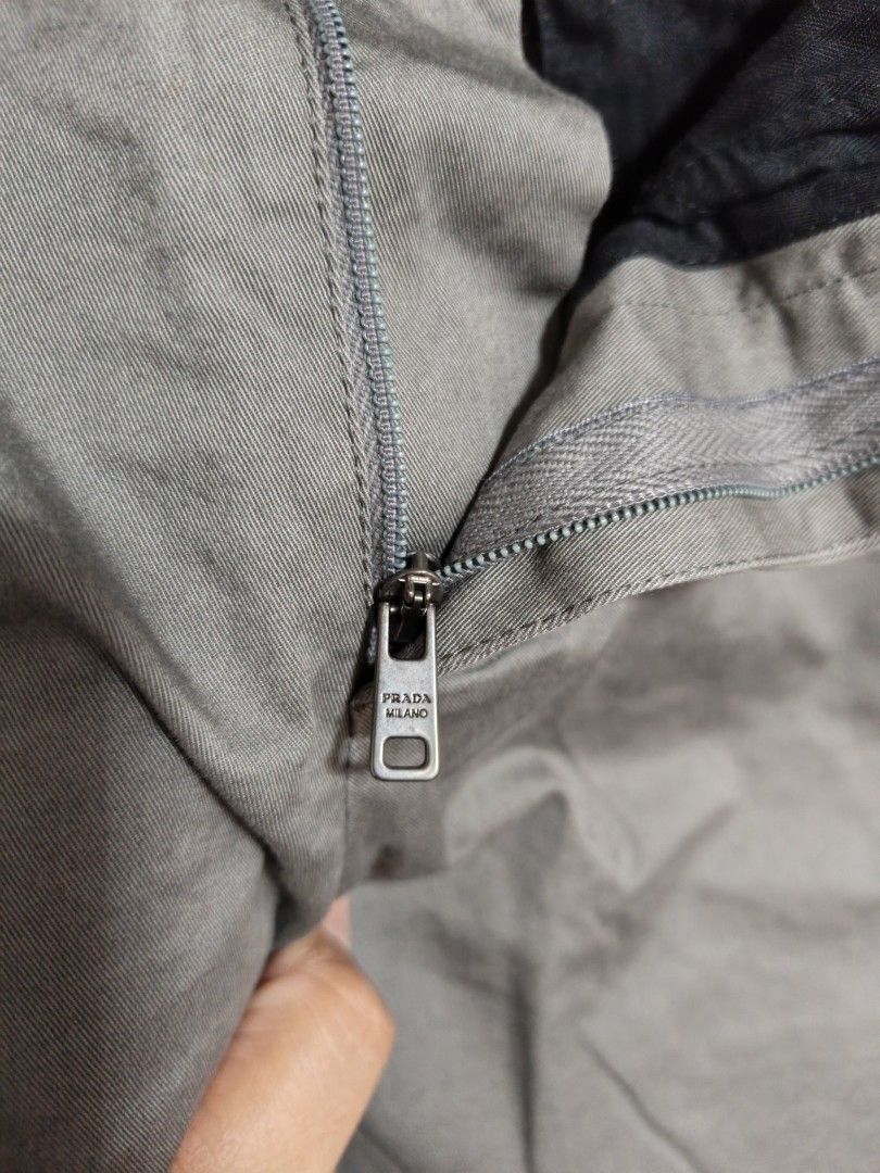 Prada men's shorts (Category: Luxury Apparel) located in Taguig. Submitted by nextflip (Listing ID 1469464465, Image 3). Description: excellent condition no issue w32 x L19.5 leg opening 10.
