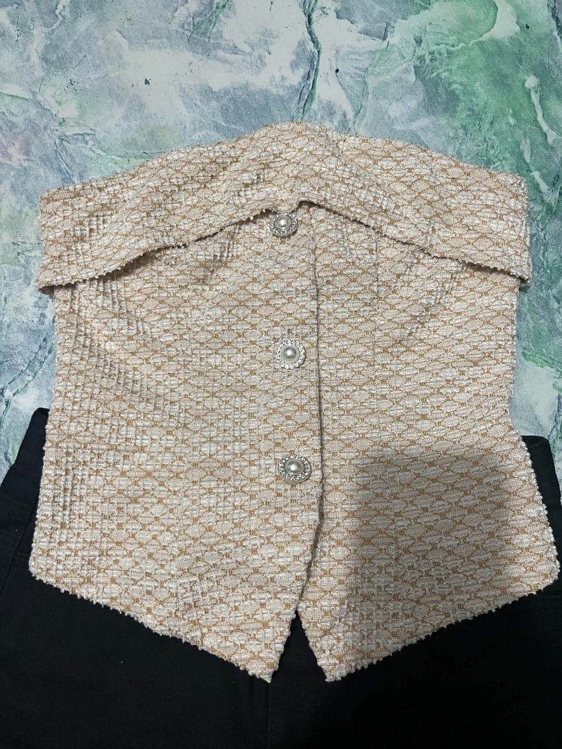 Preloved and well-loved (Category: Blouses) located in Consolacion. Submitted by yaniyon (Listing ID 1469490010, Image 2). Description: Xs-Medium.