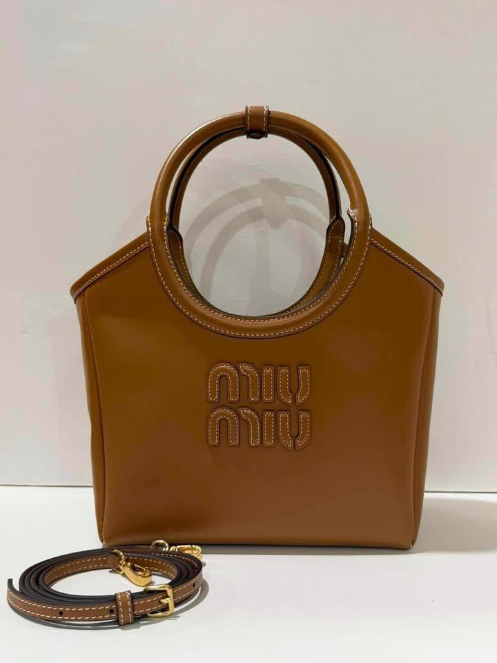Preloved Ivy Tote Bag (Category: Tote Bags) located in Manila. Submitted by bagsandmanymanymore1 (Listing ID 1469435183, Image 1). Description: Preloved Ivy Tote Bag What you see is what you get Please read before you order 👉🏻❗️Payment first before shipping ❗️Cut off time of payment 11am sameday delivery ❗️NO MEET UP / NO PICK UP ❗️ORDER CANNOT BE CANCELLED ❗️PLEASE DON’T BUY IF YOU ARE IN DOUBT ❗️NO RETURN! NO REFUND! ❗️NO EXCHANGE ❗️Transact 