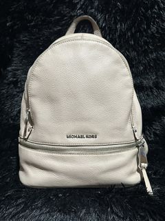 (Category: ) located in . Submitted by rqueenluxuryph (Listing ID 1469558519, Image 1). Description: .