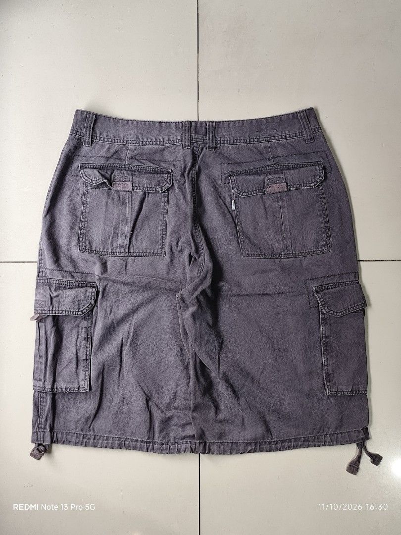 PRO CLUB 6 POCKET CARGO SHORTS (Category: Shorts) located in Caloocan City. Submitted by carlo_pwd (Listing ID 1469523748, Image 1). Description: BRAND PRO CLUB WAIST - 36 LENGTH - 25 HEM - 13.