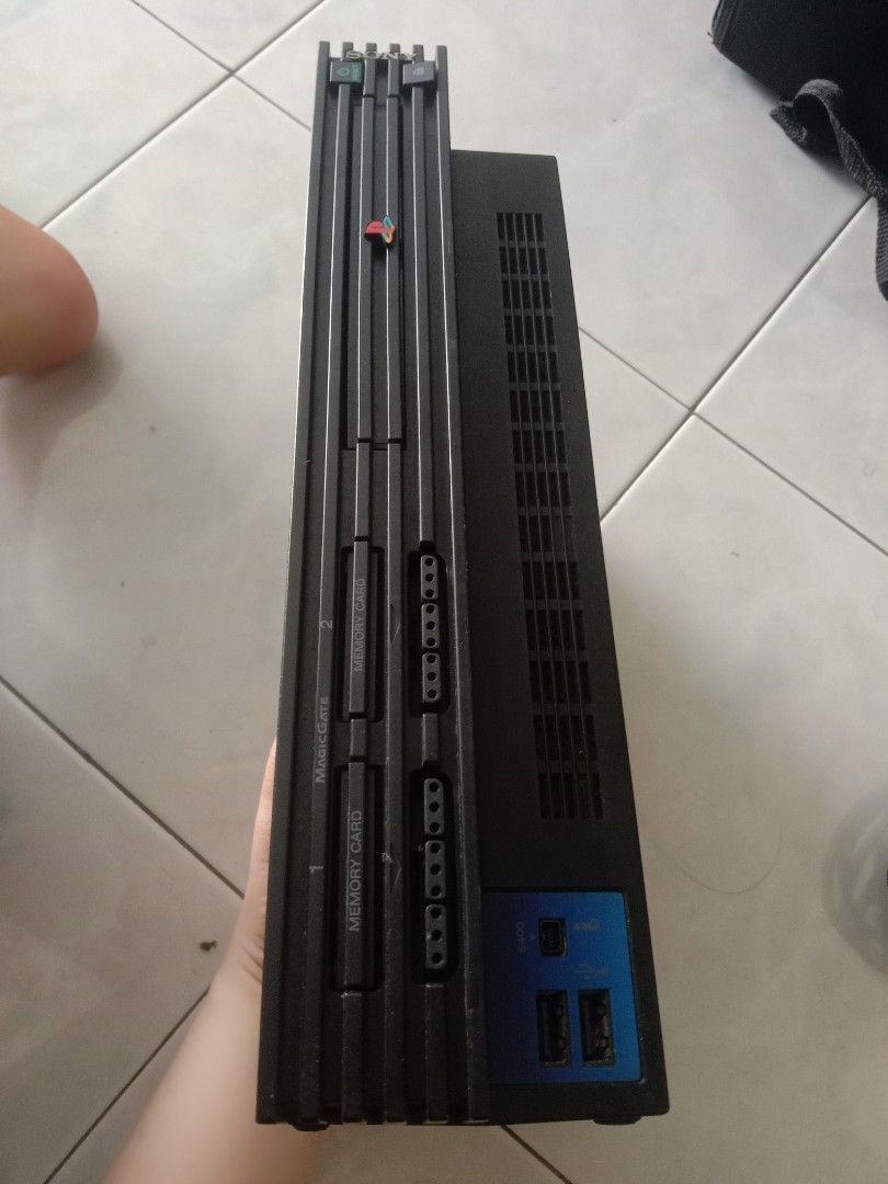 PS2 (Category: PlayStation) located in Ipoh. Submitted by viona8559 (Listing ID 1469479489, Image 3). Description: Barang ada macam Kat gambar.