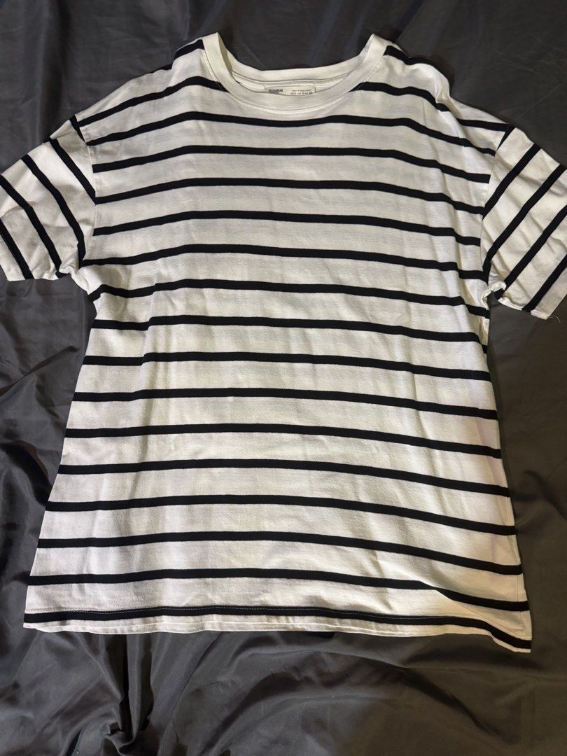 pullbear black and white striped t shirt (Category: Shirts) located in Manila. Submitted by angelrotting (Listing ID 1469487775, Image 1). Description: .