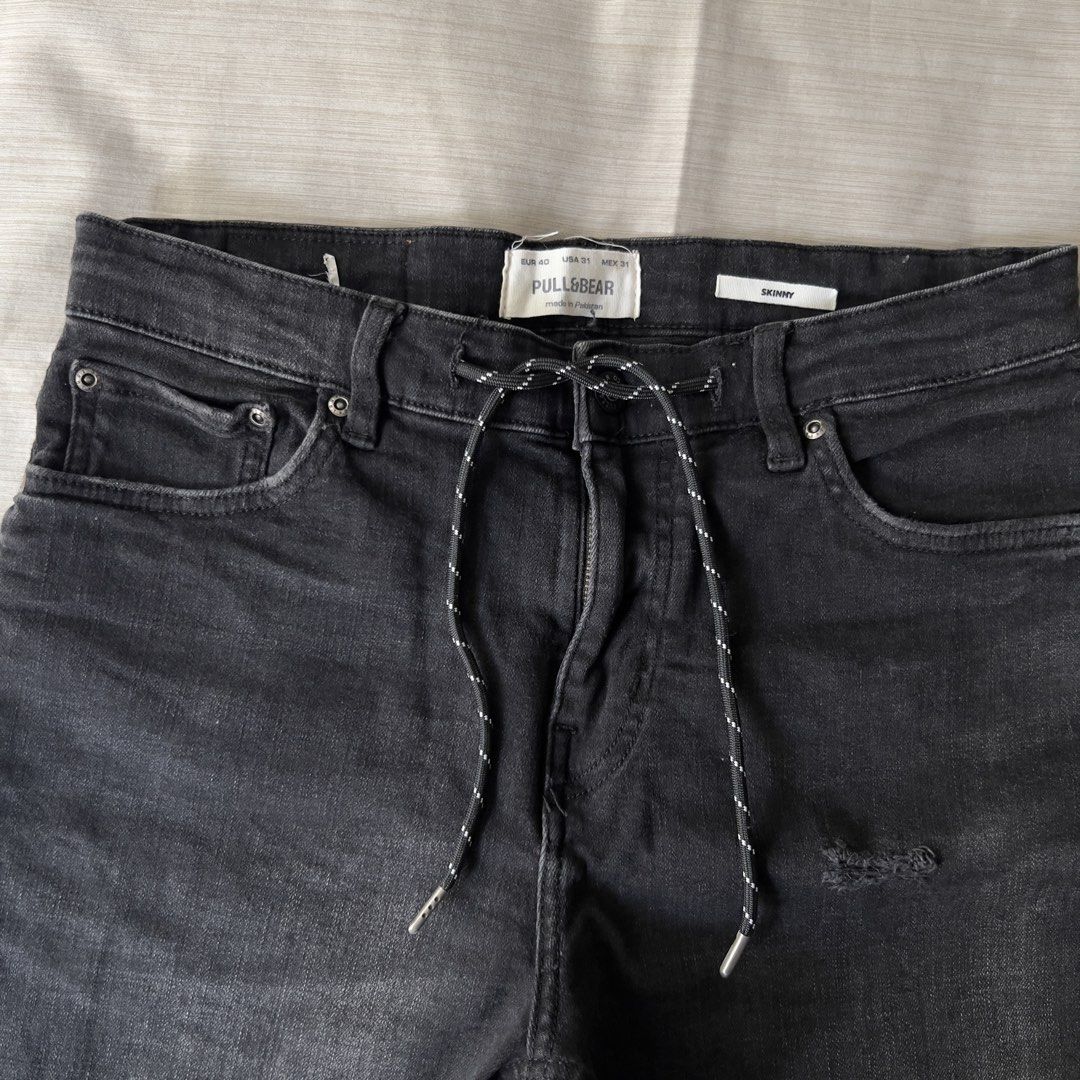Pull&Bear Black Denim Shorts Skinny Fit Size 31 (Category: Shorts) located in Pasig City. Submitted by jenscloset86 (Listing ID 1469443399, Image 3). Description: Brand: PULL & BEAR Size: EUR 40; US 31 • Slightly used. • Stretchable. • No damage, no flaws Measurement: Waist: 31” Length: 18.5” Crotch: 11” .