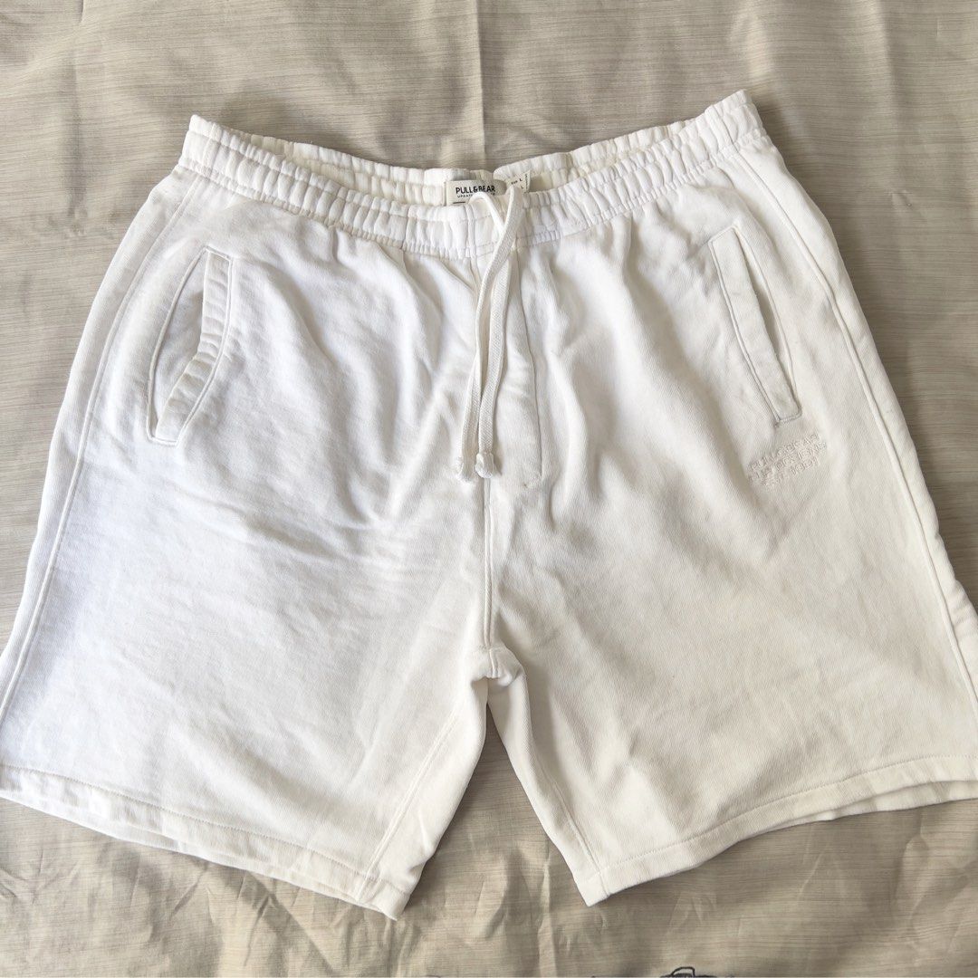 Pull&Bear White Sweat Shorts Size L (Category: Shorts) located in Pasig City. Submitted by jenscloset86 (Listing ID 1469468800, Image 1). Description: Brand: PULL & BEAR Size: Large • No flaws, no damages. • Lightly used. • Cotton Jersey shorts. Measurement: Waist: 34” Length: 19”.