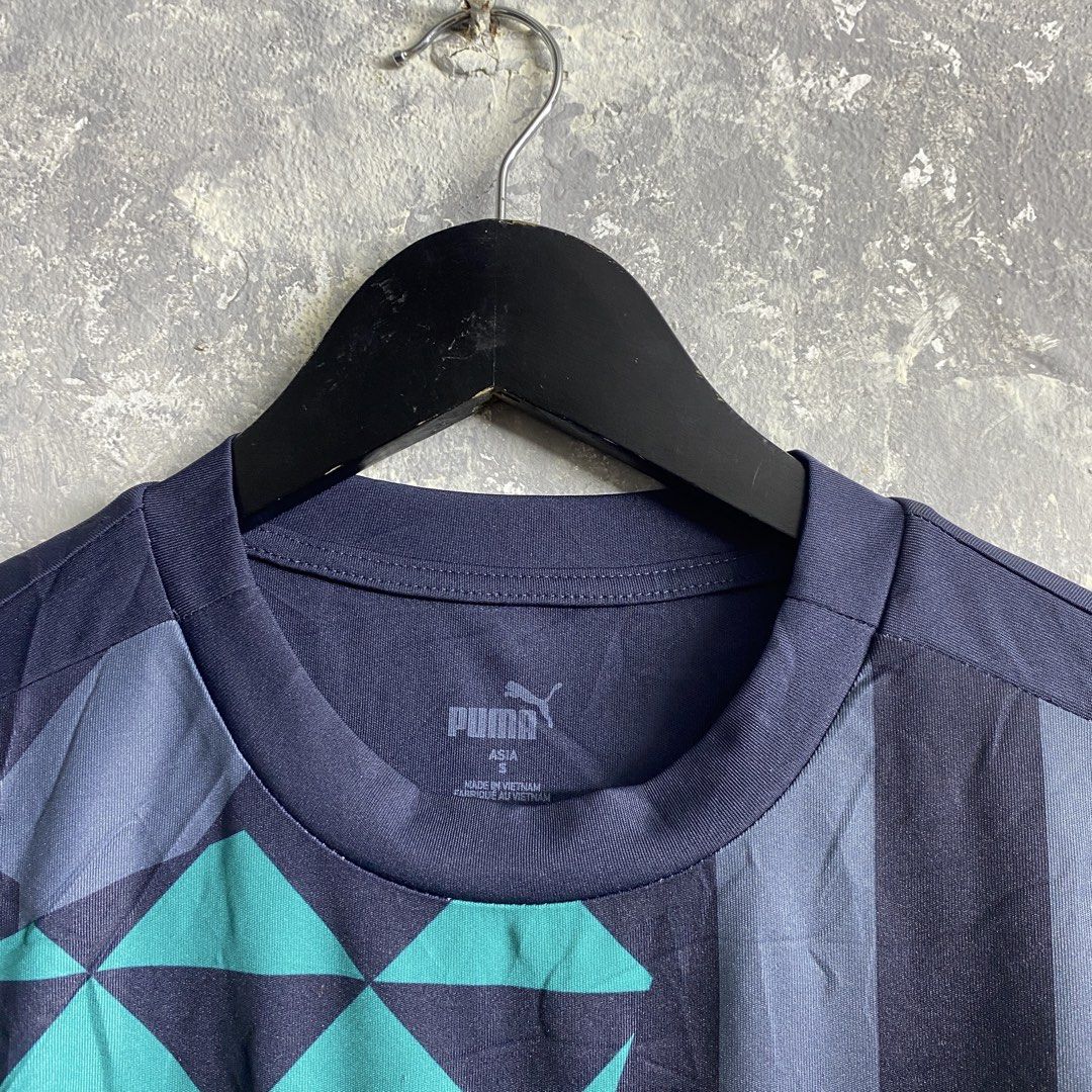 Puma Jersey (Category: Tshirts & Polo Shirts ) located in Pasig City. Submitted by lumangkamisa (Listing ID 1469417416, Image 3). Description: Small on tag can fit up to medium.