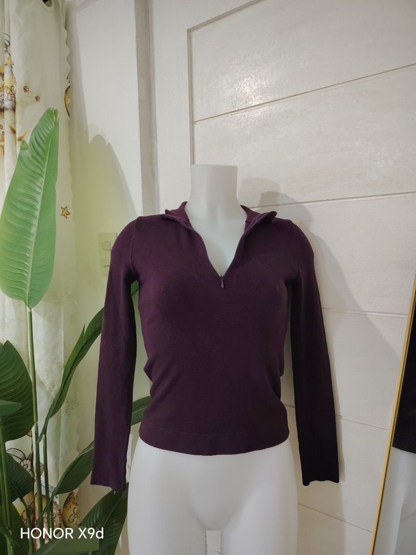 Purple Zip Neck Long Sleeve (Category: Longsleeves) located in Mabalacat. Submitted by Jackikay.PreLoved (Listing ID 1469510142, Image 2). Description: - Brand: Natural Beauty Basic - Color: Deep Purple / Purple - Size: Medium (USA 6 / EUR 36) - Neckline: High mock neck with functional front zipper - Fit: Form-fitting with a cozy ribbed texture - Material: Soft and comfortable, ideal for cooler weather too .