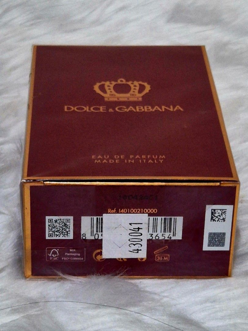 Q by Dolce&Gabbana Eau de Parfum🇺🇲 (Category: Fragrance & Deodorants) located in Quezon City. Submitted by rmlrluxfinds (Listing ID 1469453911, Image 3). Description: ** brandnew and sealed ** Q -50 ml parfum ** fragrance: top notes - sicilian lemon and cherry heart notes- jasmine and rose base notes- musk and cedar Q Parfum by Dolce & Gabbana combines the vivacity of fruits with the sophistication of noble woods and a touch of enveloping musk.