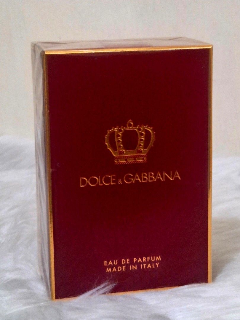 Q by Dolce&Gabbana Eau de Parfum🇺🇲 (Category: Fragrance & Deodorants) located in Quezon City. Submitted by rmlrluxfinds (Listing ID 1469453911, Image 2). Description: ** brandnew and sealed ** Q -50 ml parfum ** fragrance: top notes - sicilian lemon and cherry heart notes- jasmine and rose base notes- musk and cedar Q Parfum by Dolce & Gabbana combines the vivacity of fruits with the sophistication of noble woods and a touch of enveloping musk.